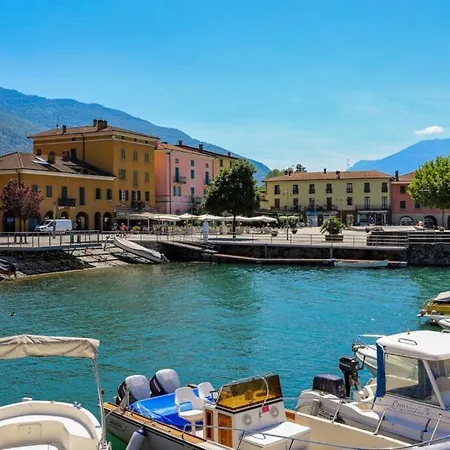 Tritone Apartament Colico