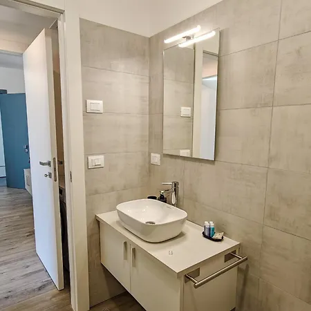 Tritone Apartament Colico